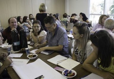 ADES: UM TEMA IMPORTANTE PARA OS SECRETÁRIOS MUNICIPAIS DE EDUCAÇÃO - Instituto Positivo